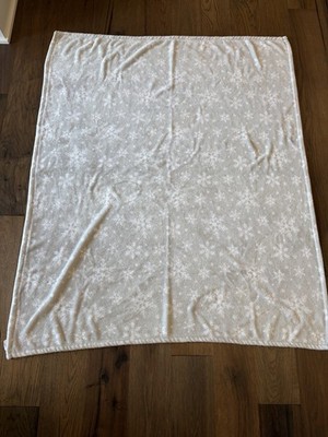 Vapor Fleece Throw Blanket Gray White Snowflake Holiday Winter Cozy