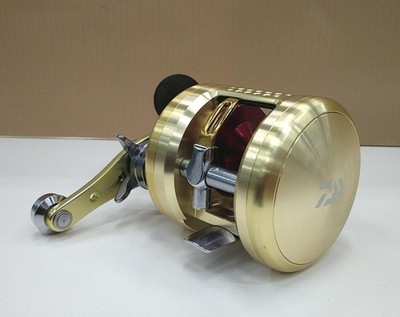 Daiwa 14 Millionaire 200 Right Handle Baitcasting Reel Gold Round Body [Rank C]