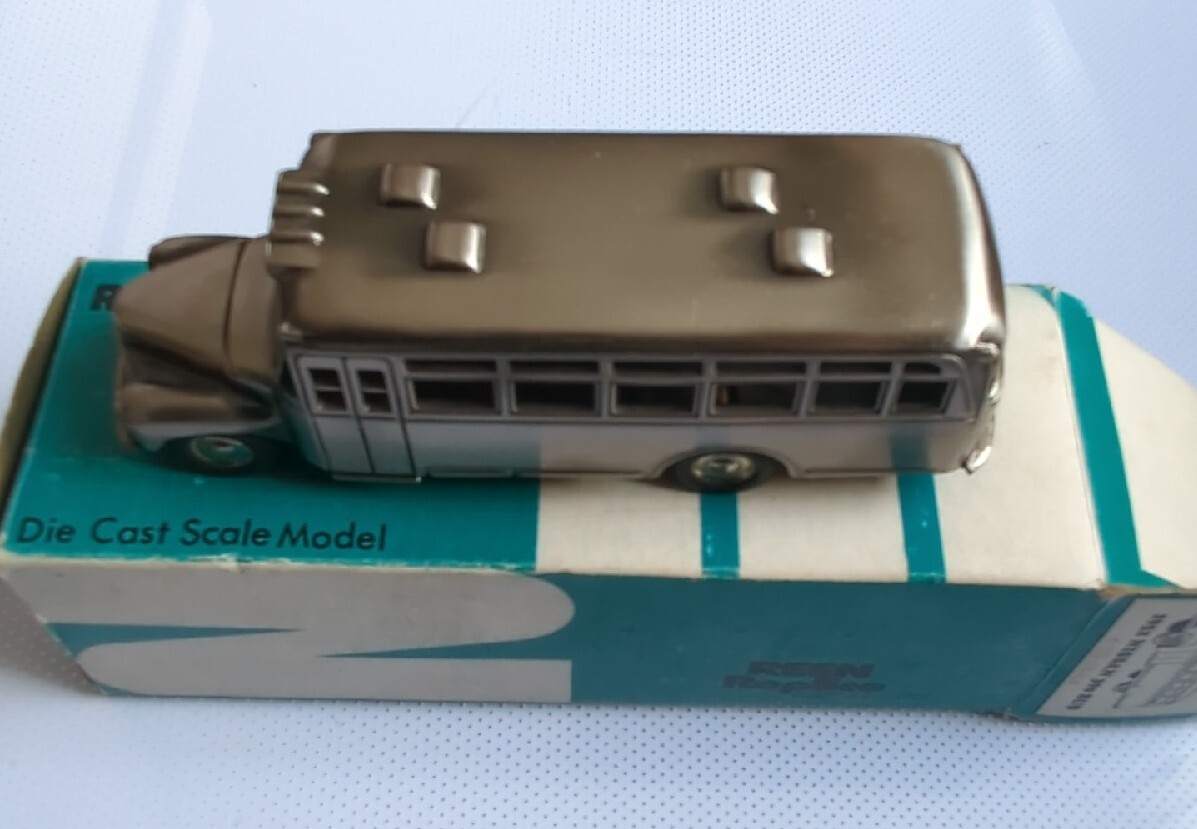 Reen Replica - 1:64 - 1952 Nissan 390 Bus - Mint In Box