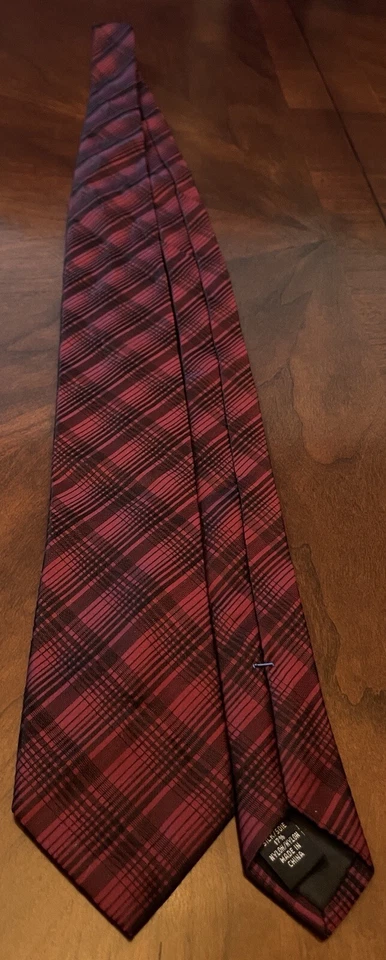 Corbata Kenneth Cole Reaction Borgoña 83% Seda 17% Nylon Para Hombre Hecha en China  Foto 3 de 4