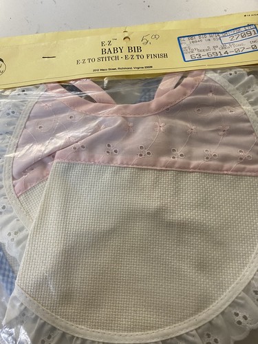 VINTAGE NEW SEEBO'S E-Z BABY BONNET, 2 Baby Bibs, And Baby Pillow Sham Stitch - Picture 3 of 5