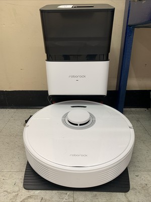 Roborock Q7 Max + Robotic Vacuum and Mop Cleaner - White