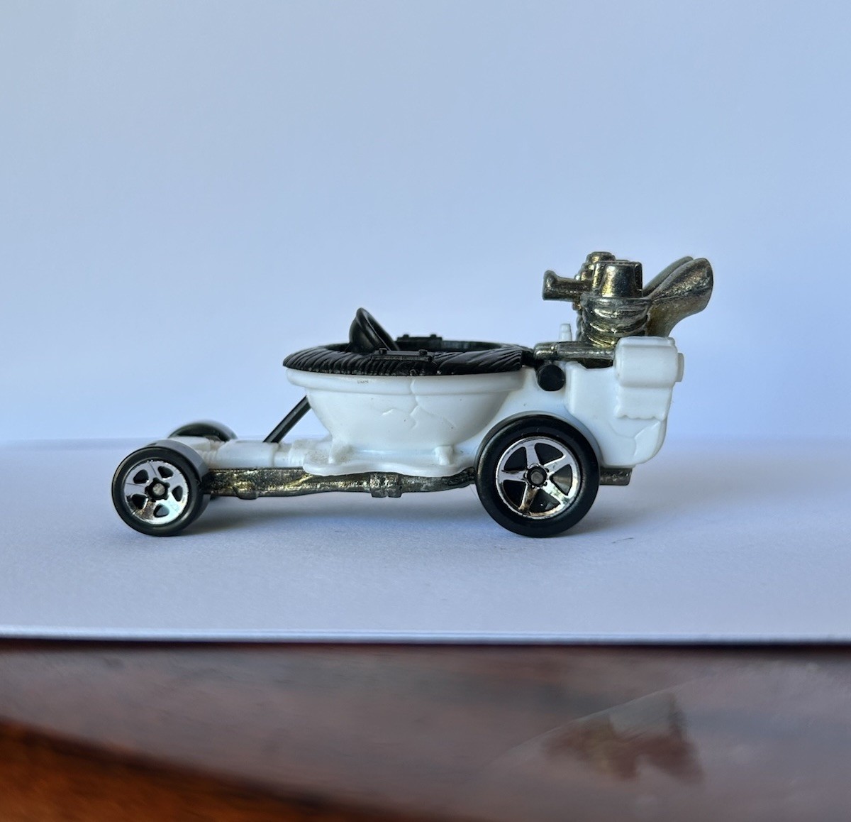 Hot Wheels 1998 Hot Seat Diecast Car Toilet Seat First Edition