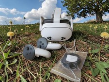 Meta Quest 3S 128GB All-in-One VR Headset wit...