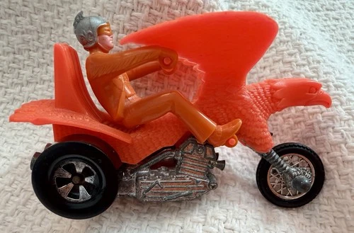 HOT WHEELS MATTEL REDLINE ERA RRRUMBLERS BOLD EAGLE MOTORCYCLE W/ORANGE RIDER