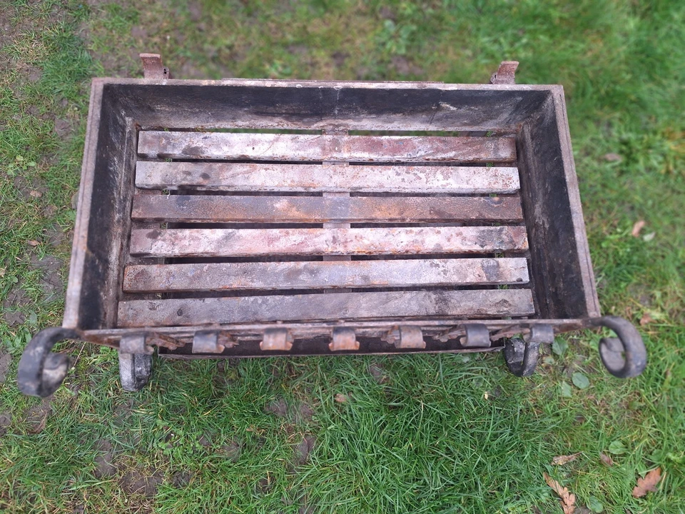 Large Reclaimed Vintage Wrought Steel Fire Basket Dog Grate Fireplace FREE P&P - Image 2 of 4