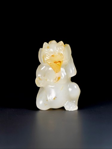 Rare Chinese Hetian Jade Monster Beast Lion Bear Han dynasty 206 B. C.-220 A. D.