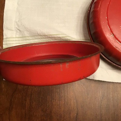 Vtg Metal Red Round Sewing Button Box Decor Tin Mid Century Cottage Core Decor - Picture 8 of 9