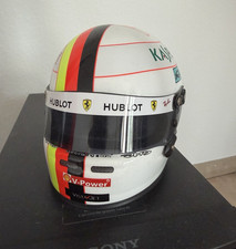 Formel 1 Vettel Sammler Mini-Helm 1:2 wei&szlig; Ferrari Hublot Kaspersky Shell VPower