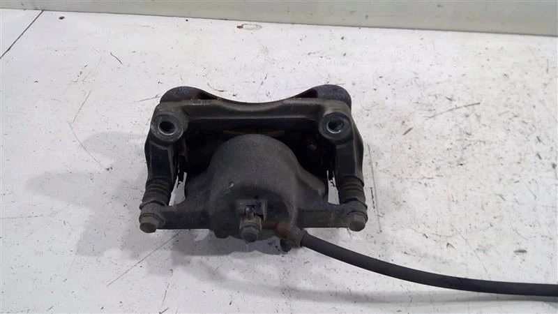 Pinza de freno de disco delantera izquierda Nissan Rogue Sport 2017-2022 OEM 41011-4BA0C Foto 4 de 4