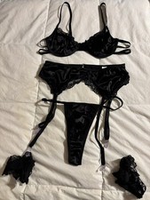 VTG Beautiful Black Satin Bra And Panties Set Size L