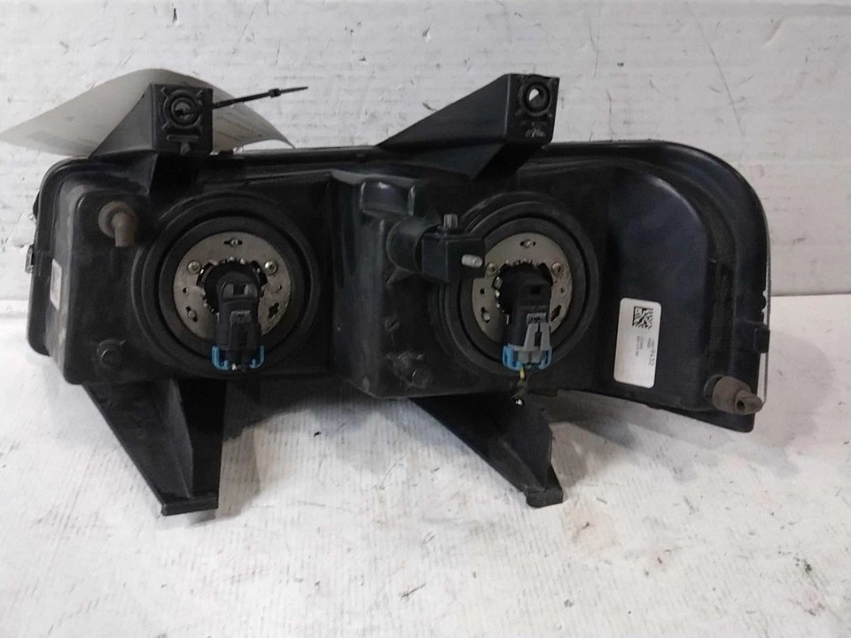 2021 Chevrolet Express 2500 Van Right Headlight Assembly - Used, White, OEM Foto 2 de 3