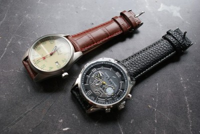 Armbanduhrenpaar Herren, neuwertig, analog.