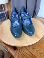 Moshulu Bambi Mary Jayne bar shoes New Without Box Blue   Ladies 6.5