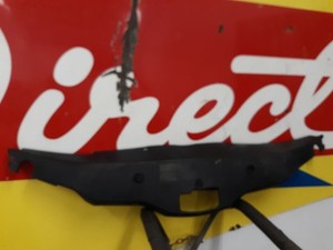 04-08 F150NEW Radiator Cover Baffle 5.4