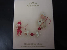 Holiday String Along NEW Hallmark Keepsake Club 2007 Ornament Popcorn Elves