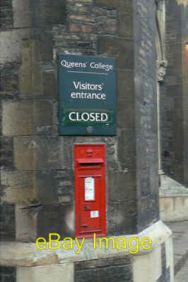 Photo 6x4 Postbox CB3 118 Queens' College Cambridge VR wallbox on Queens& c2010