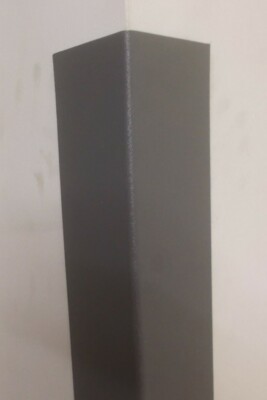 ECKWANDSCHUTZ (2 mm grau Kydex) 300 mm - 1220 mm mit 50 mm Beinen