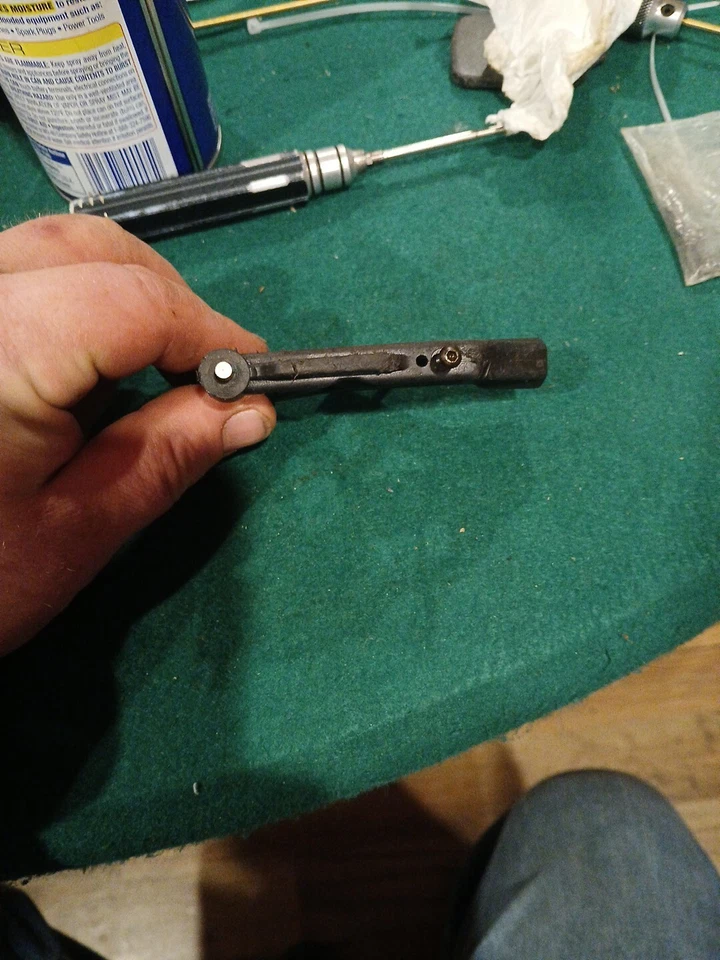 Mugen Seiki *USED* Front Right A-Arm With Hardware (8.5 Out Of 10) - Изображение 3 из 4