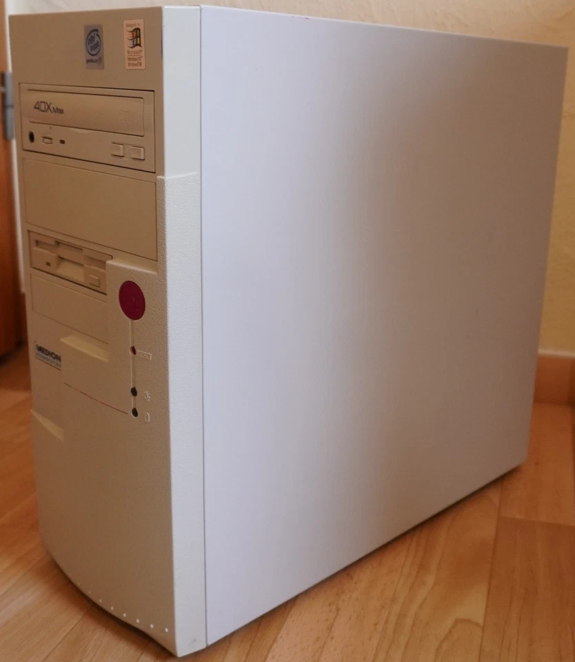 Retro  PC Computer Medion MT4/P3 667mhz 512RamRivaTNT2 Pro 32MB Win 98 - Bild 3 von 4