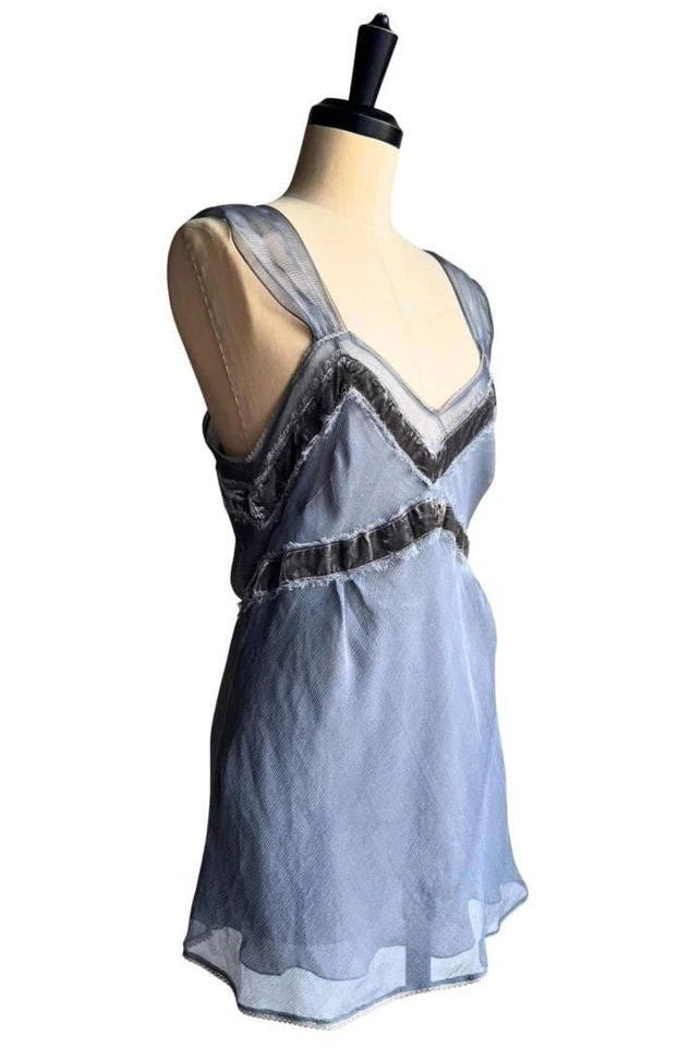 Top de terciopelo de gasa de seda John Galliano, gris caqui, FR38, M, 2006, raro. Foto 2 de 4