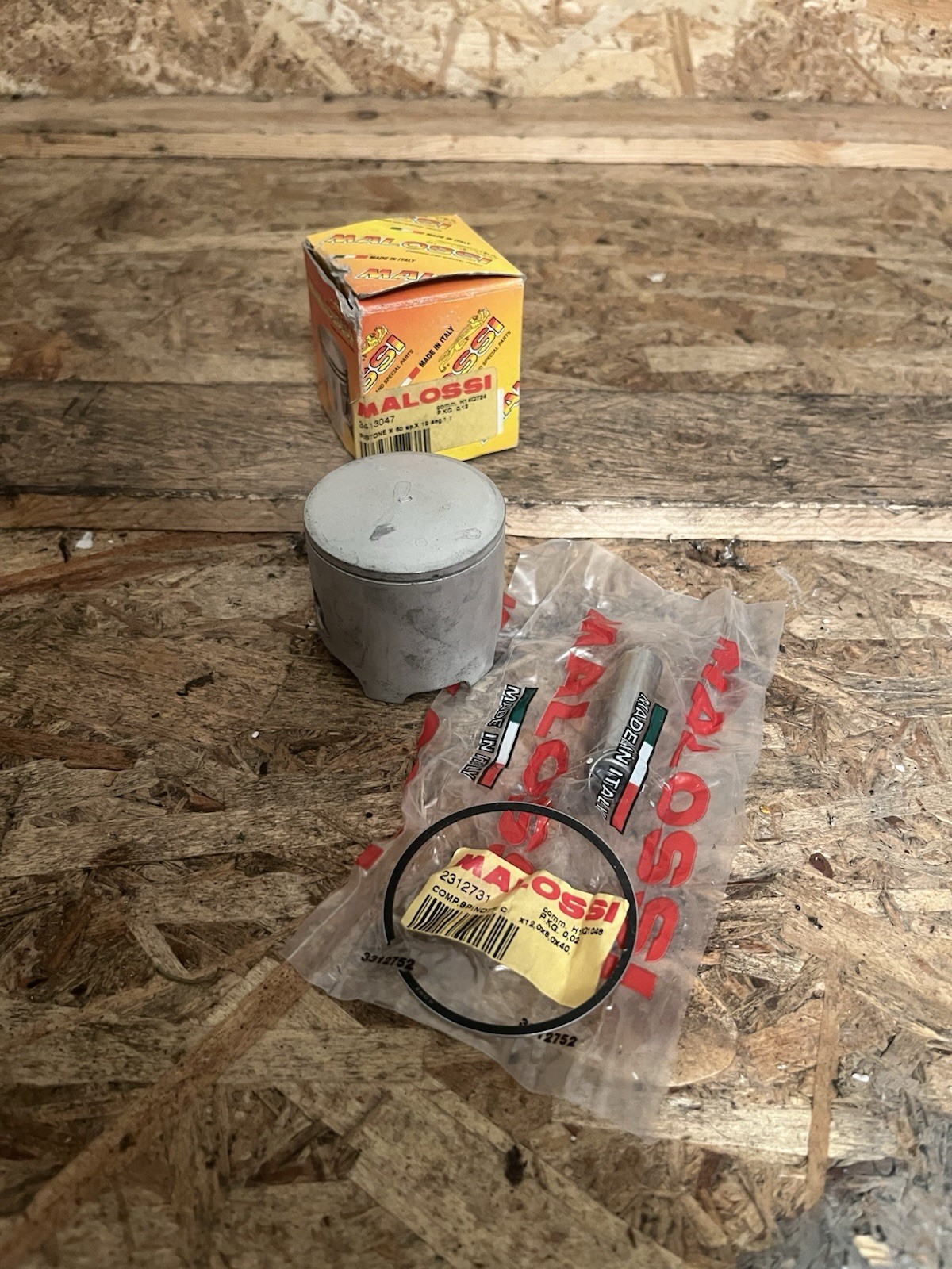 3413047 PISTONE MALOSSI D.50 CON SPINOTTO D.12 E 1 SEGMENTO RETTANGOLARE