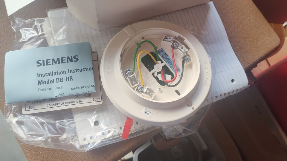 New Siemens DB-HR 500-033220 Fire Alarm Smoke Detector Base Sealed Free ...