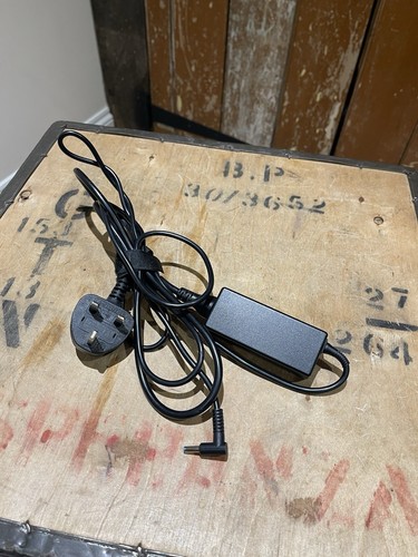 HP Netzteil Modell HSTNN-CA40 Ladegerät Laptop Computer Schreibtisch Zubehör