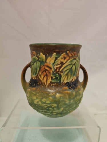 BEAUTIFUL! Original Roseville Blackberry 570-5 Art Pottery Vase.