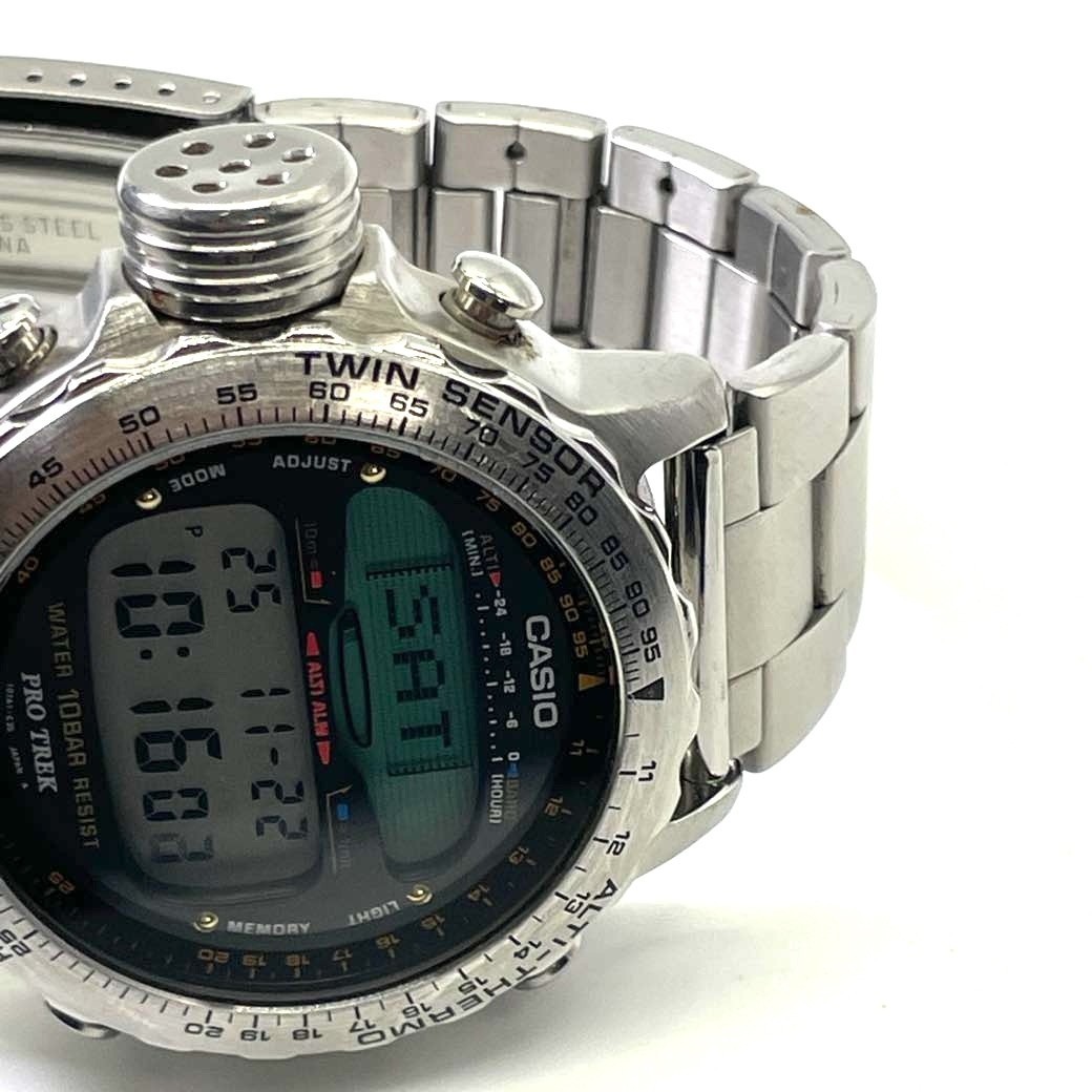 CASIO Pro Trek ALT-7000 Screw-back 1992 model Twin Sensor Working image 5