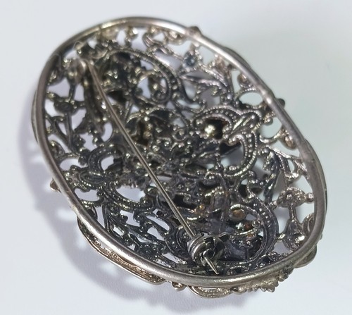 Vintage Ornate Slightly Domed Open Oval Floral Art Nouveau Style Brooch - Picture 8 of 8