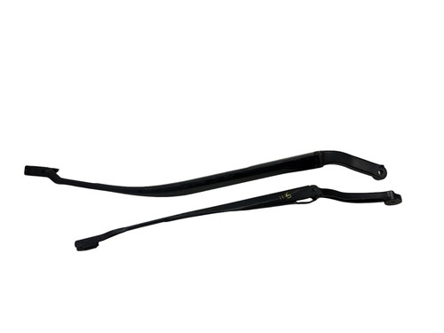 Maserati Ghibli 2014-2020 Front Right Windshield wiper sets Set P/N 119875 Photo - $84
