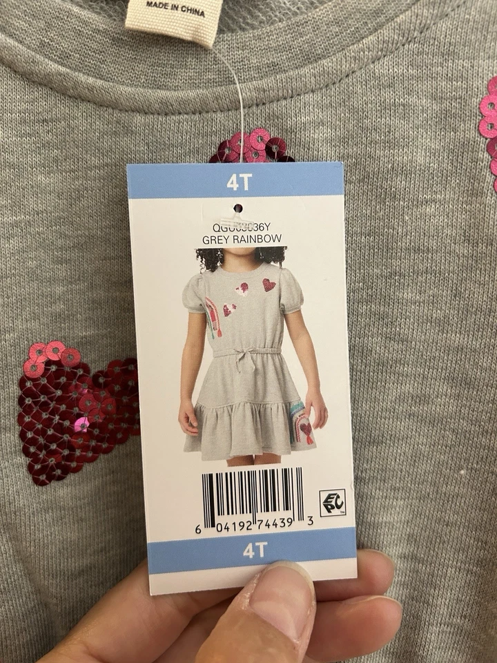 Vestido de lentejuelas de manga corta Peek corazones arco iris para niñas pequeñas Foto 3 de 4