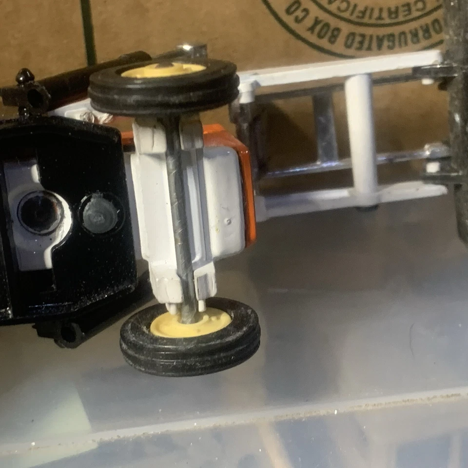 Massey Ferguson MF50B Tractor with Shovel Block Construction Die Cast - Image 4 of 4