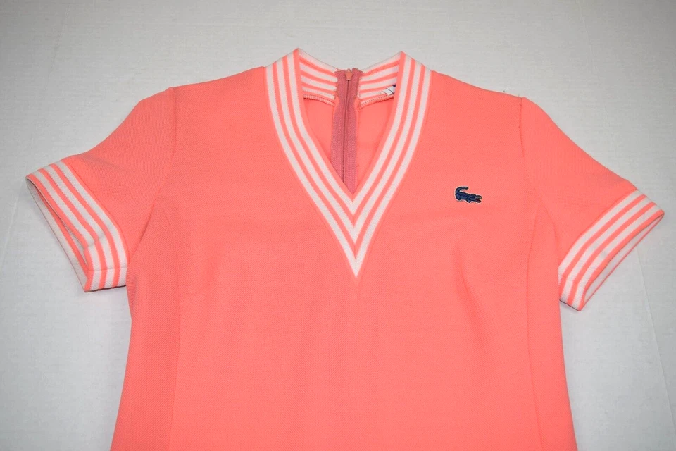 Vestido Lacoste De Colección Años 70 Chemise Lacoste Coral Blanco Cuello en V Borde S/M Poliéster Foto 4 de 4
