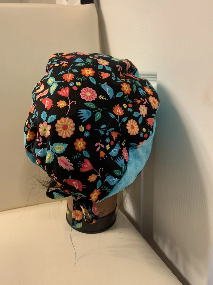 Gorra Exfoliante Reversible Unisex con Mascarilla a Juego Foto 3 de 4