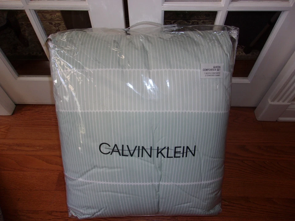 Nuevo en Paquete Juego Edredón y Fundas Calvin Klein Monocromo Verde Menta Completo/Reina 3 piezas Foto 2 de 4