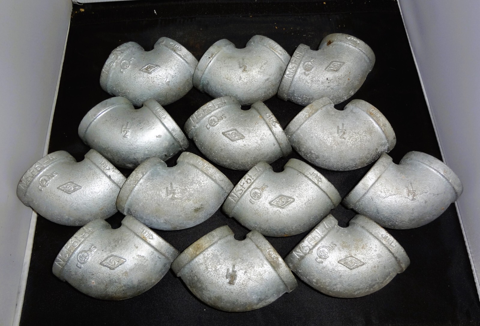 1-1/2" NPT 90° Degree Elbow Fitting Galvanized Iron Pipe Lot of 13