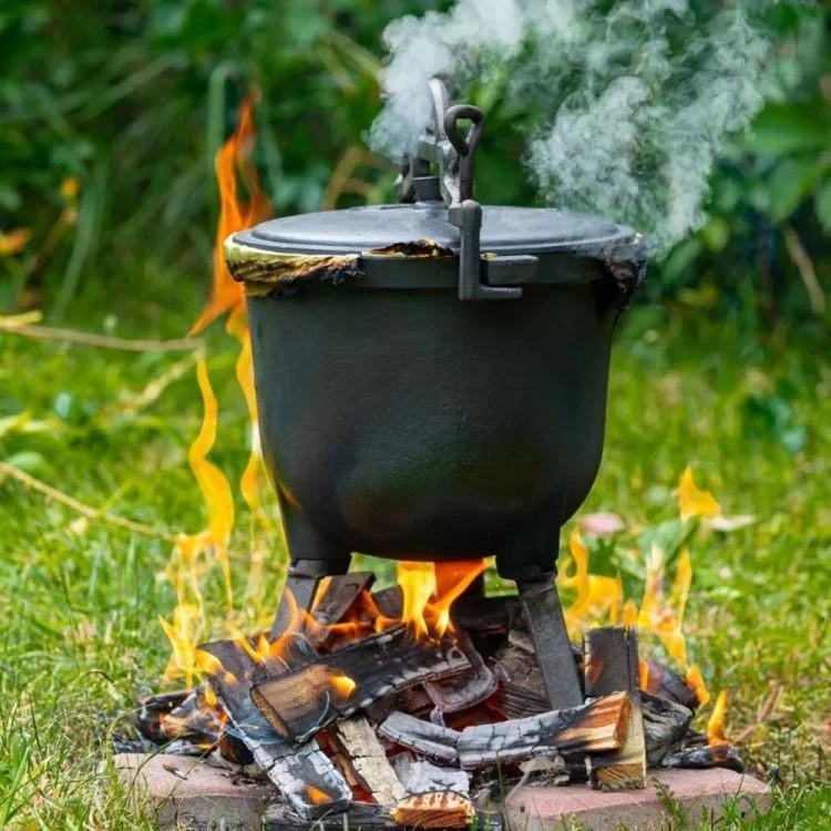 Enameled Cast Iron Pot 4L with Lid & Legs | Outdoor Camping Cooking Dutch Oven - Image 2 of 4