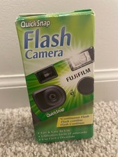 Fujifilm QuickSnap Single Use Disposable Flash Camera EXPIRED 08-2009