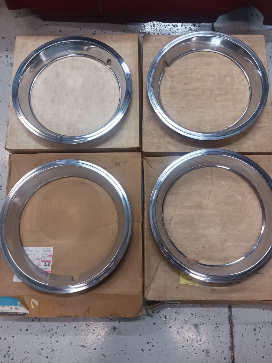 GMページです。 NOS GM CHEVY CAMARO NOVA MALIBU PONTIAC 14 X 6 RALLY WHEEL TRIM