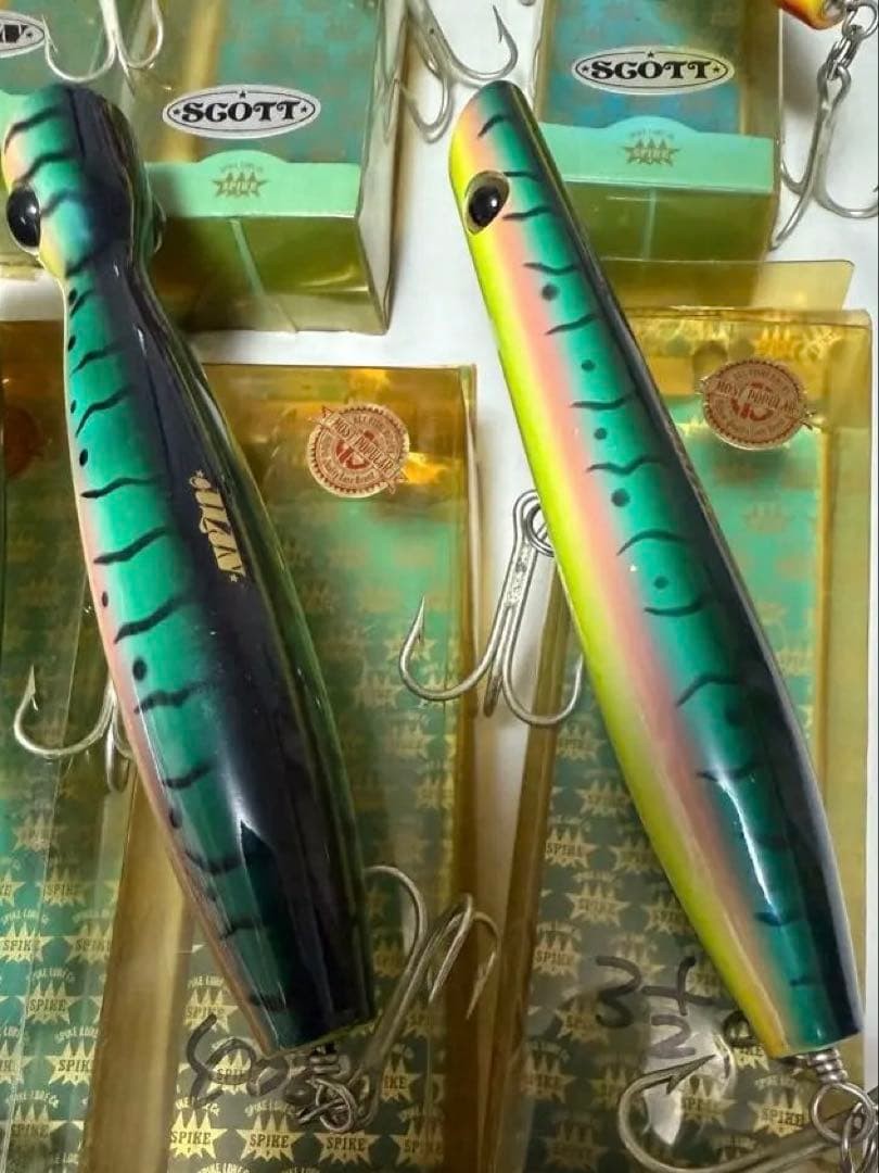 13 GT poppers etc. set of spike lures, un - Image 4