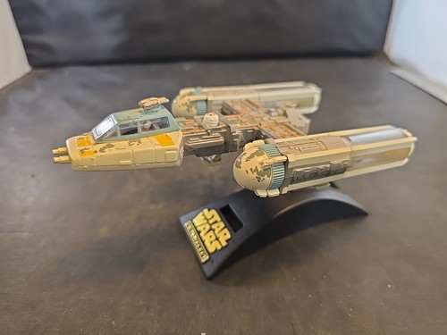 Star Wars Micro Machines Action Fleet Y-WING STARFIGHTER A4 mit Ständer, Droide, Pilot