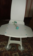 Aquila bath lift with battery and charger