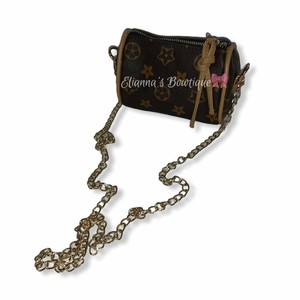 small shoulder strap bolsa