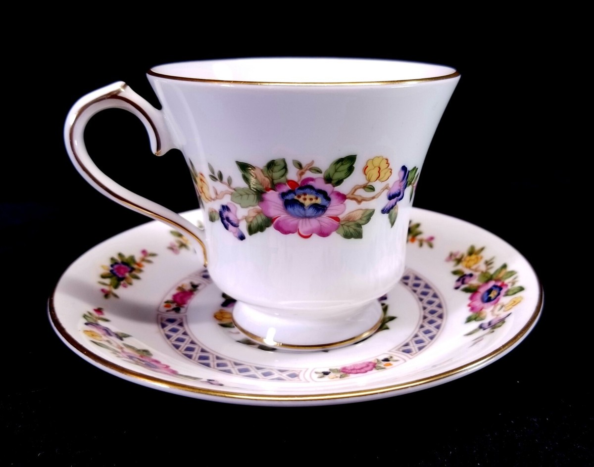 Aynsley Fine Bone China Capistrano 30 Piece Set Of Plates Cup