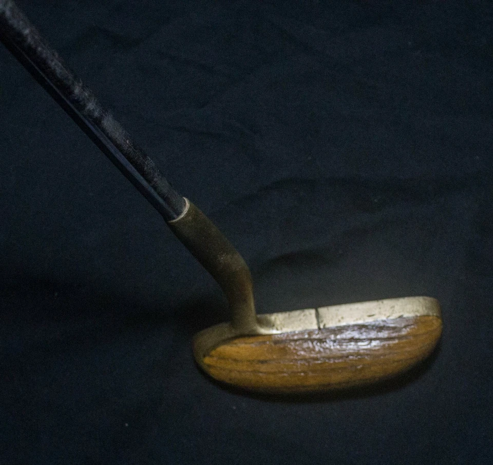 Vintage Matzie Velvet Touch Charger wood & brass putter RH  U.S.A. - Image 3 of 4