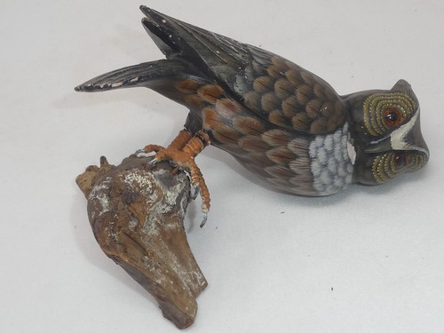 VINTAGE HAND PAINTED OWL ON DRIFTWOOD LOG GLASS EYES FOLK ART FIGURINE 7.5" - Picture 7 of 9