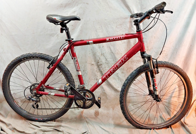 2008 Trek 3700 MTB Bike 21