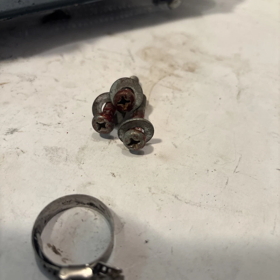 1986-1992 Yamaha YZ80 YZ 80 Radiador, Mangueiras, Tampa, Braçadeiras e Ferragens de Montagem OEM - Imagem 4 de 4